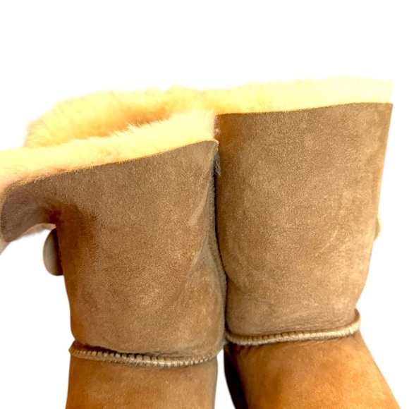 UGG Bailey Button Chestnut Sheepskin Boots size 7 - Picture 5 of 10